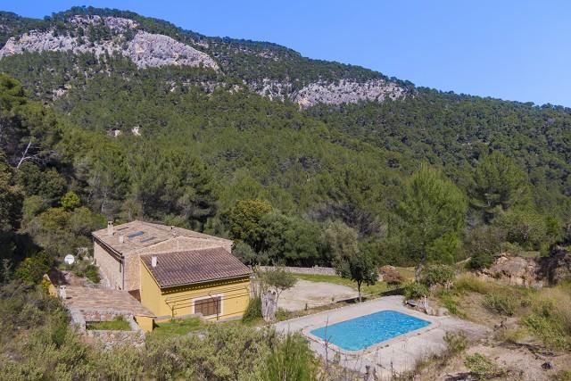 Rustic hillside finca, for sale in an idyllic area of Bunyola, Mallorca