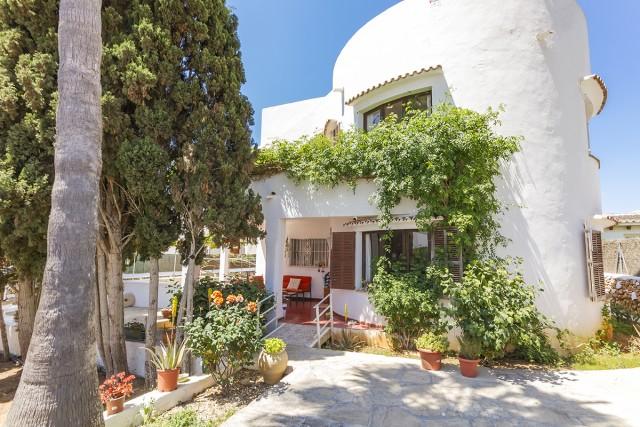 Fantastic villa close to the best beaches of Mallorca for sale in Cala d'Or, Mallorca