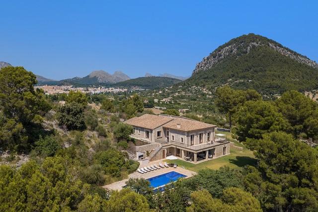 Amazing country villa to rent on the outskirts of Pollensa town, Mallorca