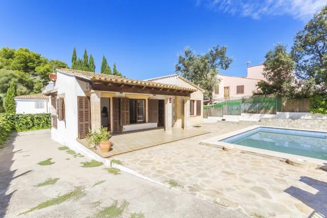 Villa to renovate for sale close to the beach in Cala San Vicente, Mallorca