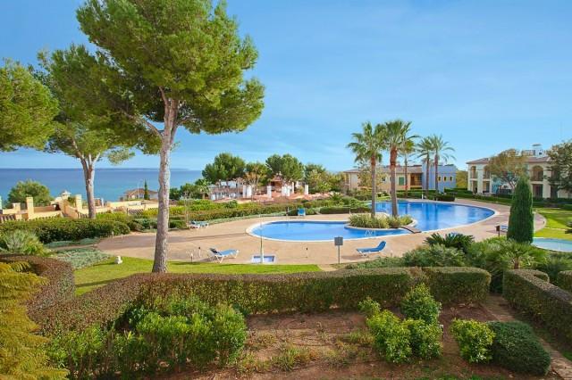 Precioso piso con piscina comunitaria en venta en Bendinat, Mallorca 