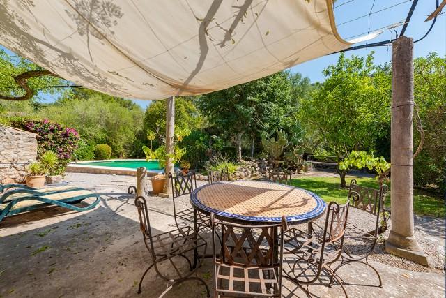 Semi-detached villa with private pool for sale in Pollensa, Mallorca