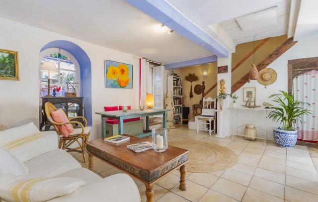 Preciosa casa de pueblo con licencia de alquiler vacacional en venta en Pollensa, Mallorca