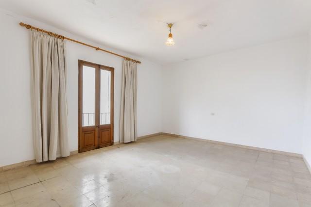 Town house to renovate as an investment for sale in Puerto Pollensa, Mallorca