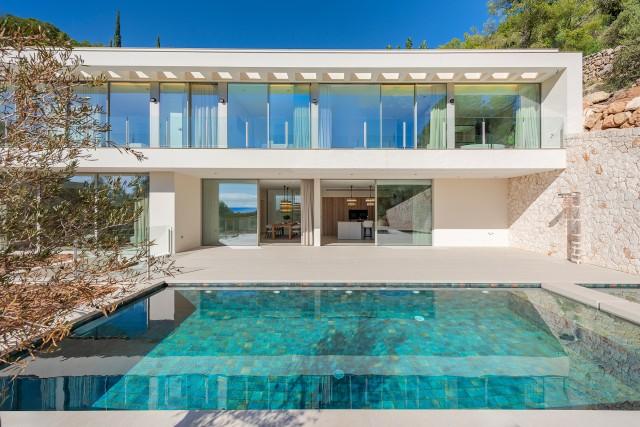 Villa de diseño con vistas al mar en venta en Portals Nous, suroeste de Mallorca