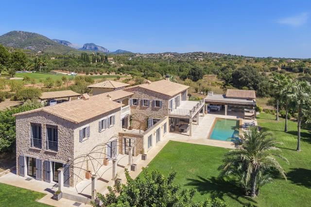 Impressive country estate with vineyard for sale in Santa Maria, Mallorca