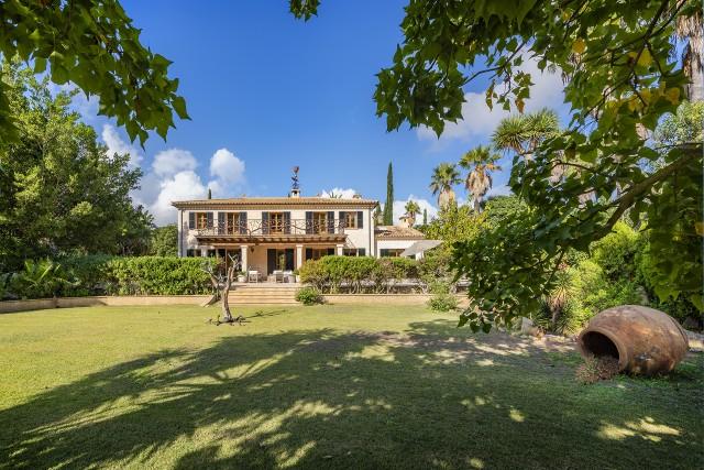 Outstanding country home for sale with guest house and pool in Pollensa, Mallorca
