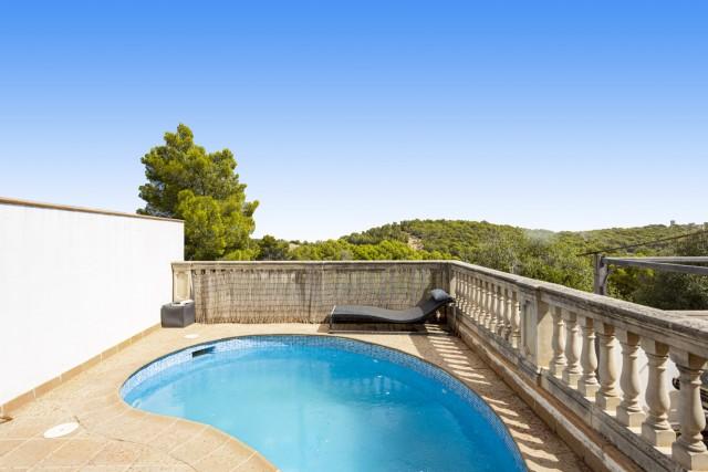 Casa adosada con piscina en venta en las afueras de Palma, Mallorca