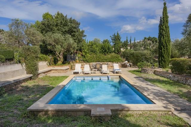 Country villa with guest house for sale in a peaceful area of Pollensa, Mallorca