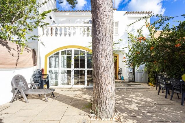 Attractive townhouse for sale close to the beach and amenities in Bendinat, Mallorca