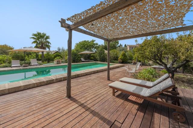 Enchanting country home with hotel license and pool for sale in Lloseta, Mallorca