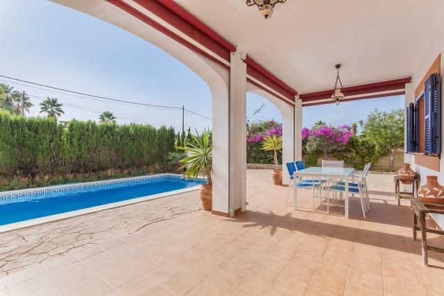 Single storey villa for sale with holiday rental license near Cala Pi, Mallorca