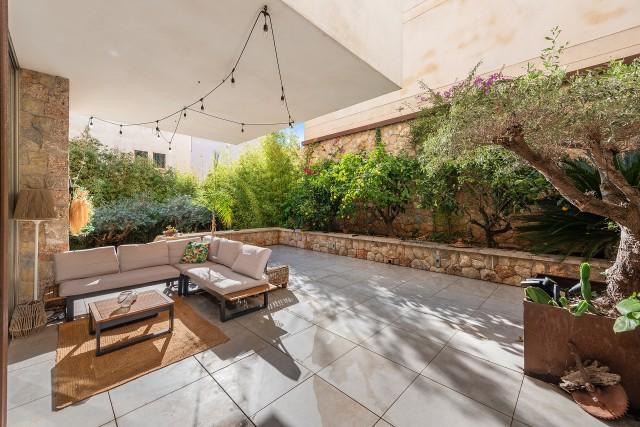 Contemporary town house with indoor pool and garden for sale in Alaró, Mallorca
