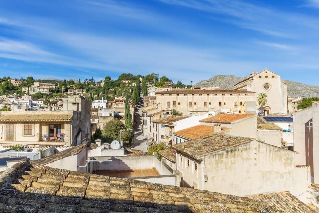 Penthouse with incredible views for sale in the centre of Pollensa, Mallorca