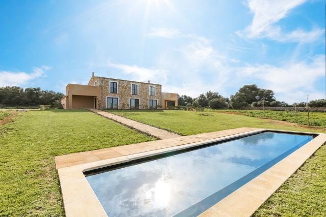Amazing new country house for sale just outside the town of Santanyí, Mallorca