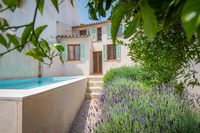 Renovated village house with pool for sale in Campanet, North Mallorca