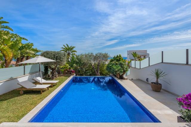 Schönes Haus mit unglaublicher Aussicht kaufen in Alcanada, Alcudia, Mallorca