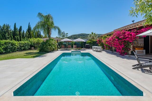 Renovierte Villa mit beheiztem Pool zum Verkauf nahe Pollensa, Nordmallorca