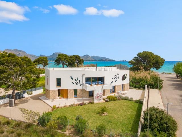 Contemporary villa with rooftop terrace for sale in Puerto Pollensa, Mallorca