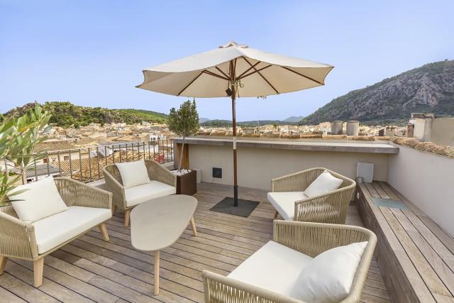 Contemporary-style town house with pool for sale in the centre of Pollensa, Mallorca