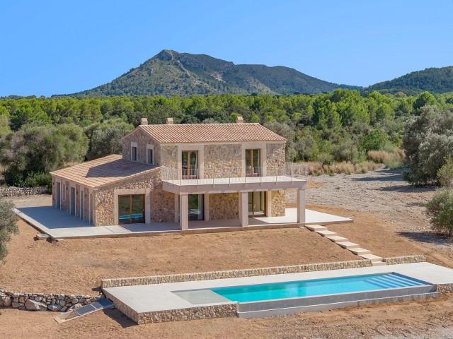 Atemberaubende neue Finca kaufen in Pollensa, Nord-Mallorca