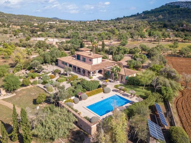 Finca estilo hacienda con piscina en venta en Cas Concos, Sureste de Mallorca