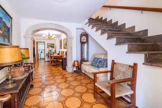 Casa de pueblo tradicional con preciosas vistas en venta en el centro de Pollensa, Mallorca