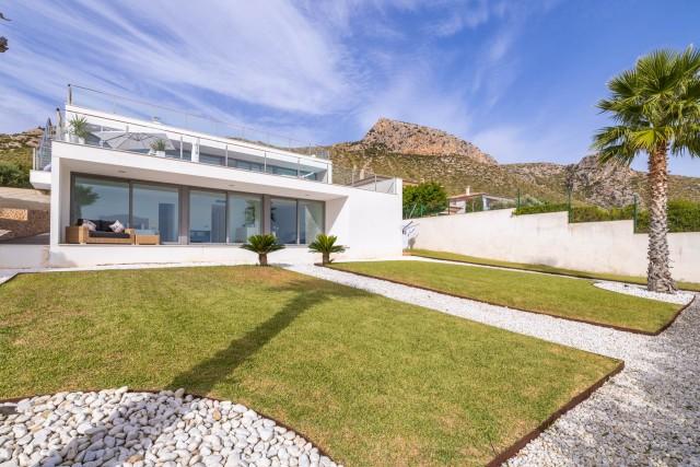 Villa de lujo con vistas fabulosas y a poca distancia del mar en venta en Puerto Pollensa, Mallorca
