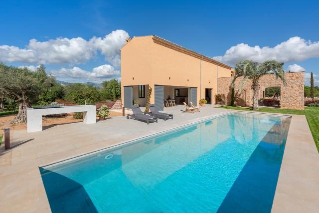 Contemporary country villa for sale in Santa Maria del Camí, Central Mallorca