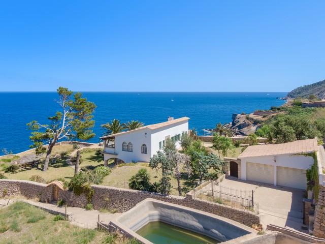 Incredible seafront finca with boathouse for sale in Banyalbufar, Mallorca