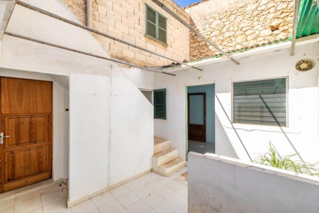 Town house to refurbish for sale in Pollensa, Mallorca