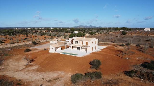 Brand new finca for sale with stunning views in Santanyi, Mallorca