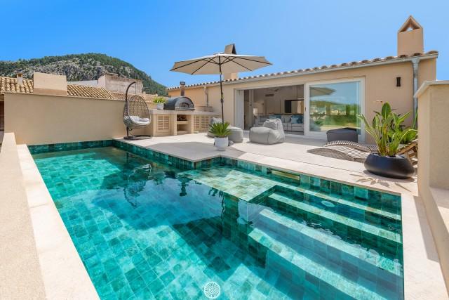 Lujosa casa de pueblo con piscina a la venta en Pollensa, Mallorca