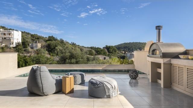 Lujosa casa de pueblo con piscina a la venta en Pollensa, Mallorca