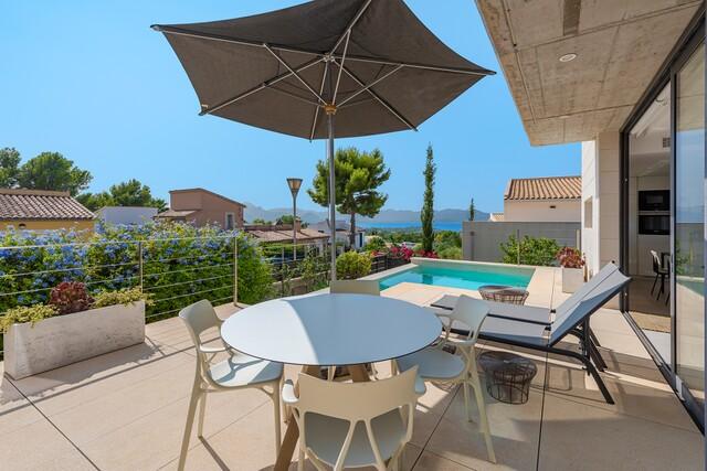 Moderna villa con vistas al mar en venta en Bonaire, Alcudia, norte de Mallorca