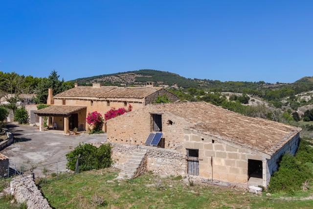 Finca mallorquina con 50 hectáreas de terreno en venta en Sant Llorenc, Mallorca