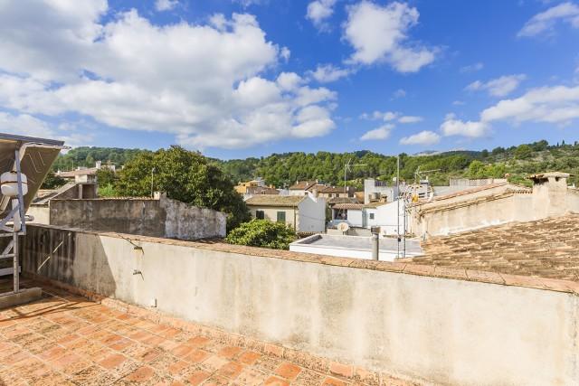 Centrally located town house with independent apartment for sale in Pollensa, Mallorca