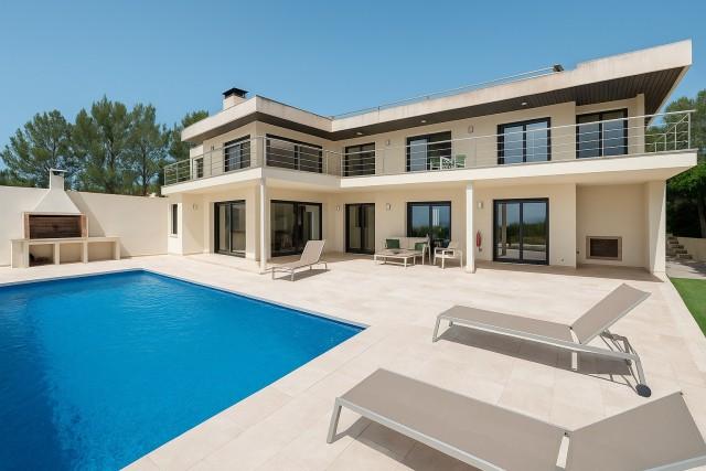 Modern villa with panoramic views and tennis court for sale in Inca, Mallorca