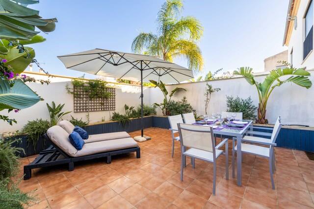 Casa adosada con soleada terraza en el corazón de Ses Salines en venta, Mallorca