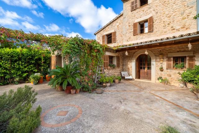 Finca-Doppelhaushälfte kaufen in Lauflage zu Soller, Nordwest-Mallorca