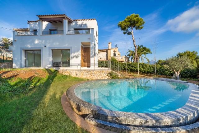 Brand new villa with garden and swimming pool for sale in Port Adriano, Mallorca