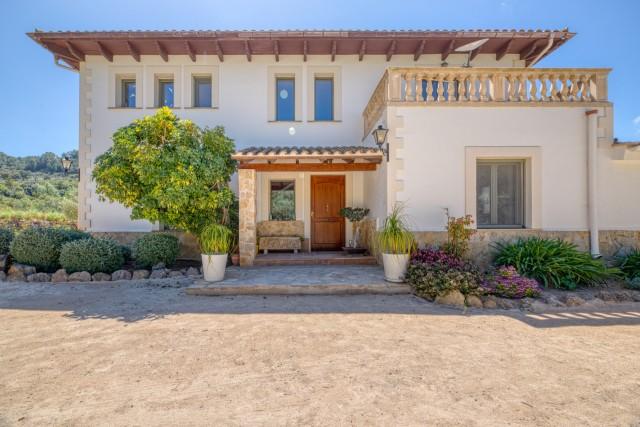 Perfectly positioned country finca for sale in peaceful Esporles, Mallorca