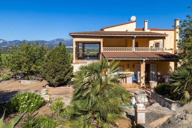 Extensa finca con casa de invitados en venta en Santa Magdalena, Mallorca