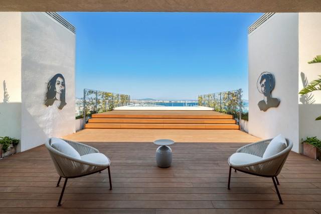 Elegant duplex penthouse with sea views for sale in Palma, Mallorca