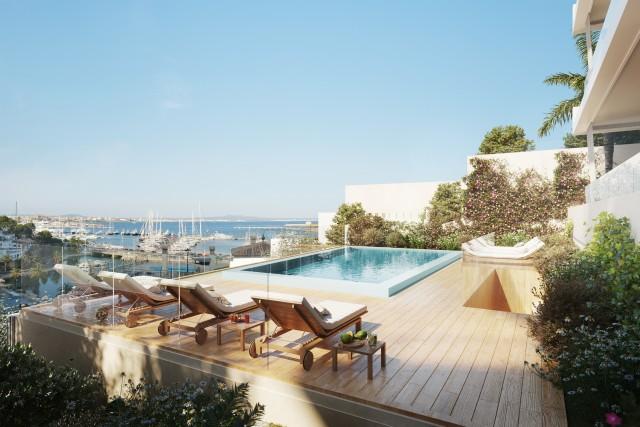 Ground floor apartment with private garden for sale in Palma, Mallorca