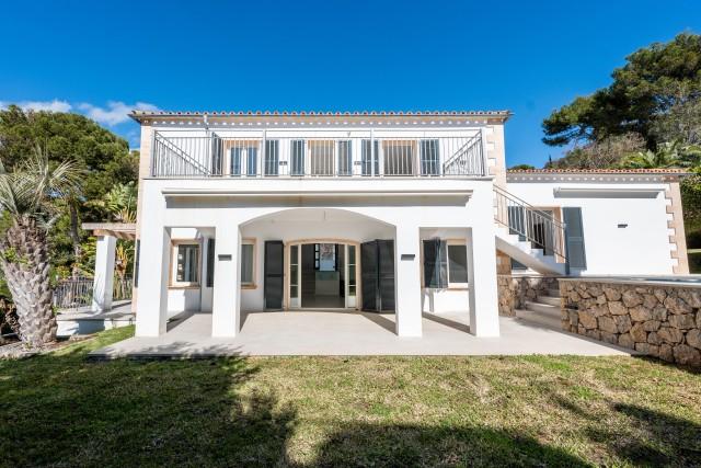 Family home in walking distance to the harbour for sale in Port d'Andratx, Mallorca