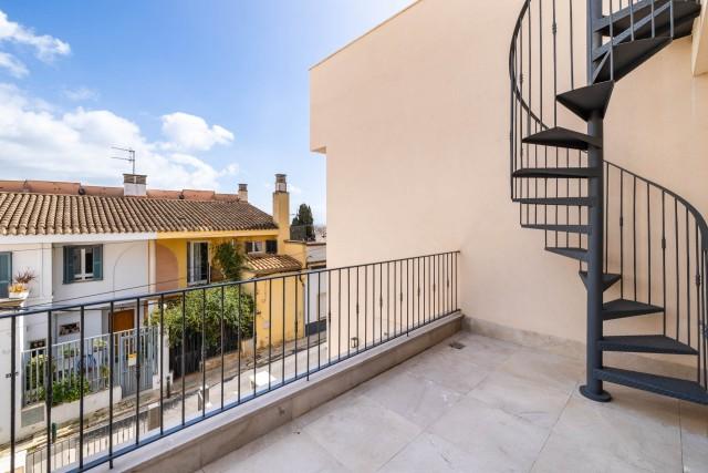 Casa adosada con vistas al mar en venta en El Terreno, Palma, Mallorca