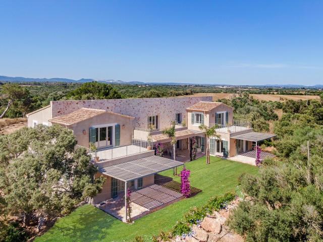 Elegante finca con casa de invitados en venta cerca de la playa de Es Trenc, Mallorca