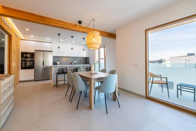 Neubau mit 4 Wohnungen direkt am Meer kaufen in El Molinar-Portixol, Mallorca
