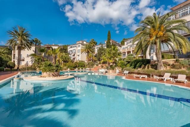 Penthouse to renovate with golf course views for sale in Bendinat, Mallorca